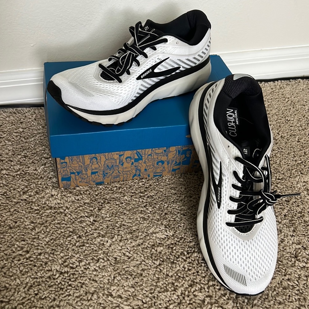 Brand new unused Men’s Brooks Ghost 12 running shoes